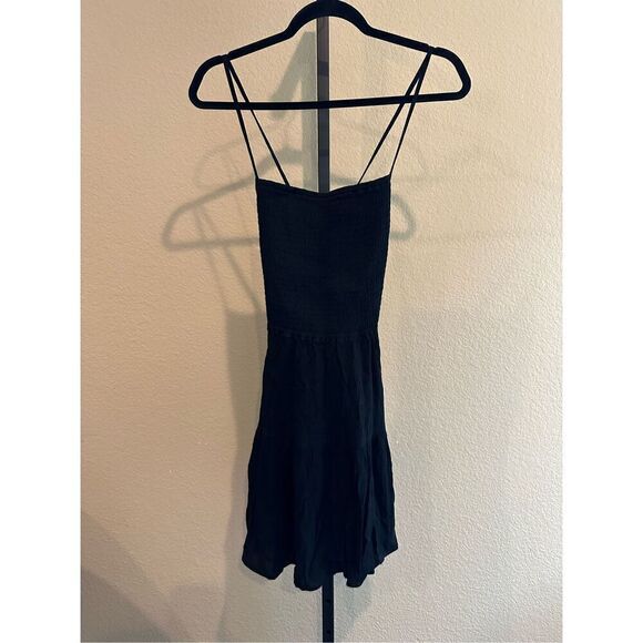 Size M Backless Crisscross Adjustable Strap Shirred Plicated Flowy Mini Linen-Fe - Picture 3 of 8